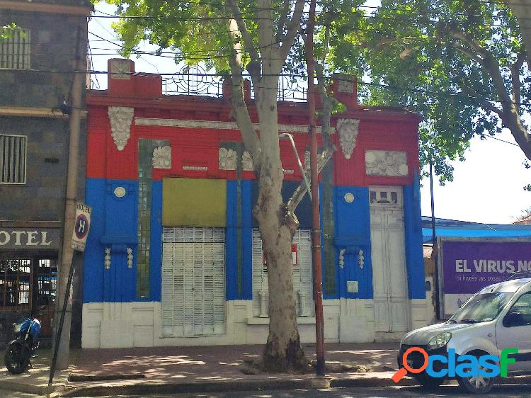 INMOBILIARIA EL 7 PROPIEDADES VENDE CASA/ LOTE AV GODOY CRUZ