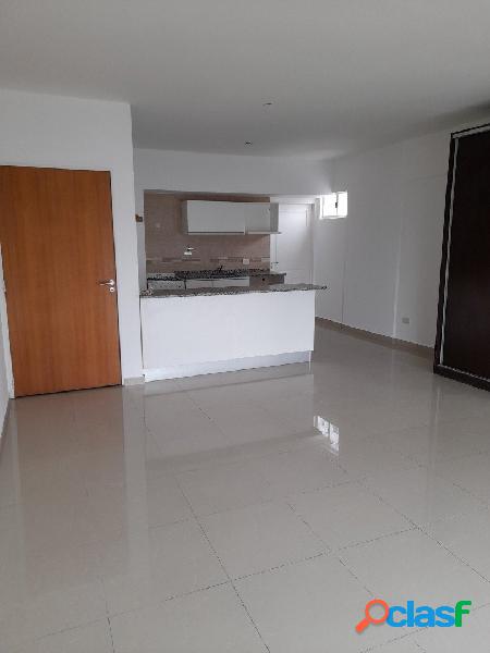AMBIENTE UNICO CON BALCON