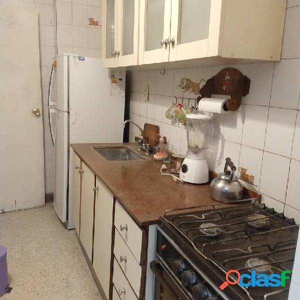 Alquiler 36 meses, Departamento 1 ambiente con gran patio.-