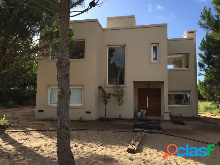 Alquiler temporario Casa 5 ambientes Costa Esmeralda!