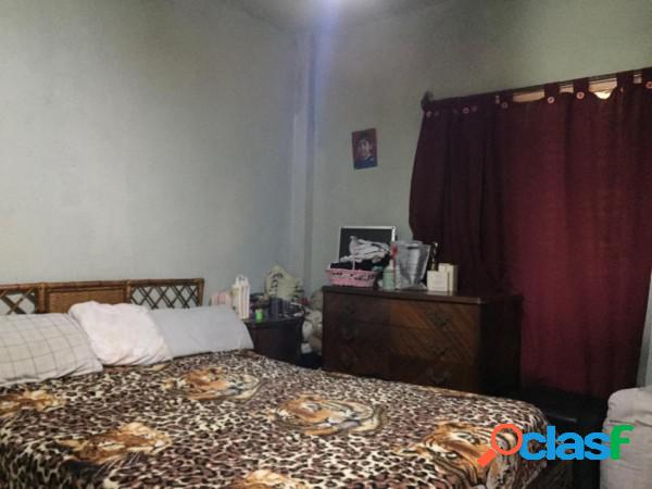 Departamento en venta de 2 ambientes al frente con balcón.