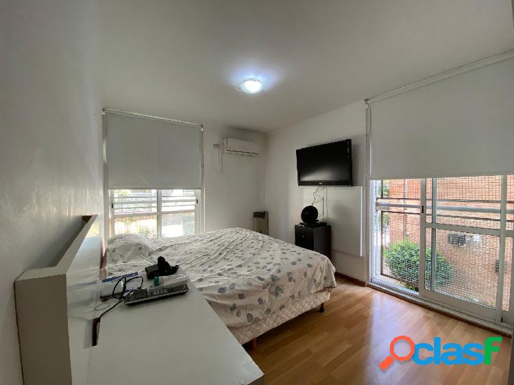 DEPARTAMENTO 3 DORMITORIOS- AMPLIO Y LUMINOSO- CON COCHERA -