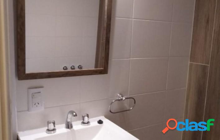 VENTA DE IMPECABLE DEPARTAMENTO DE 2 AMB C/ BAULERA