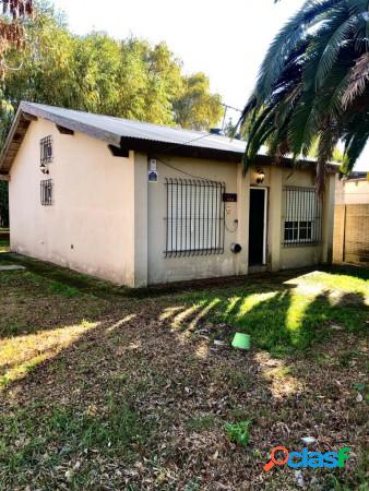 Casa con terreno grande en calle 9 de julio.