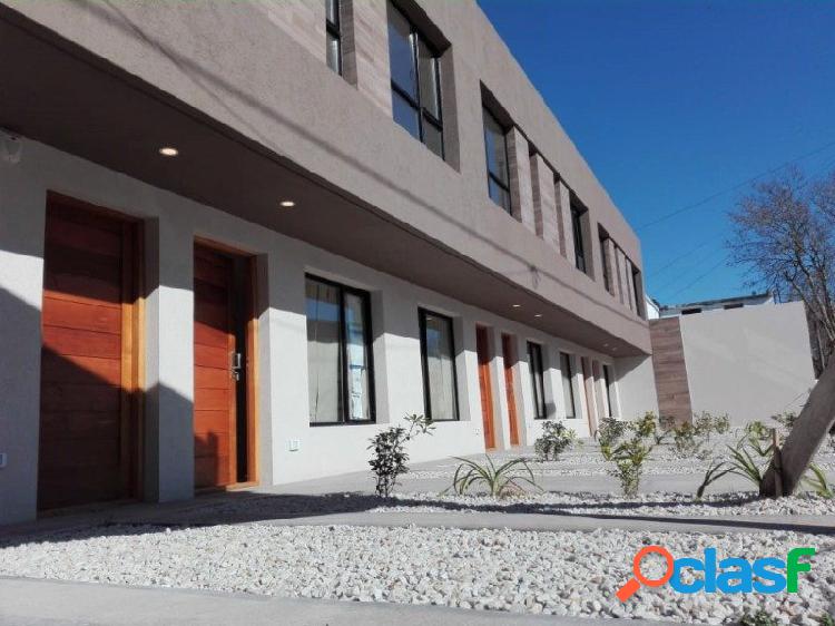 DUPLEX 3 AMB A ESTRENAR CON ESPACIO DE COCHERA - ZONA: VILLA