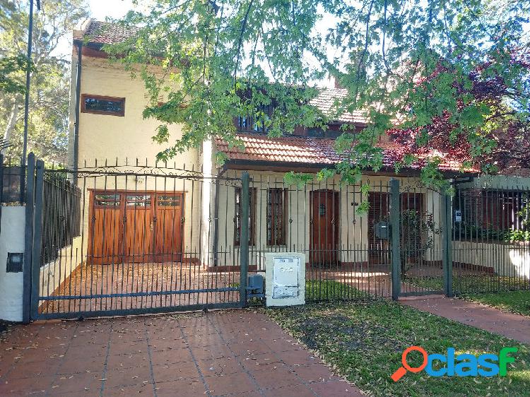 MUY INTERESANTE CHALET CON PISCINA EN BARRIO PARQUE LA