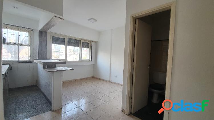 Departamento de 1 amb a la calle (Lamadrid 2600)