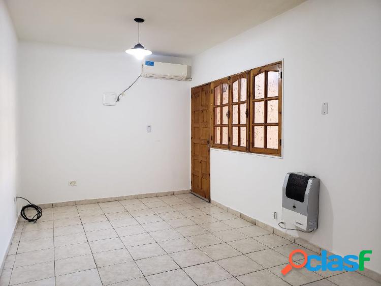 INMOBILIARIA ZENOFF ALQUILA HERMOSO DEPARTAMENTO PLANTA BAJA