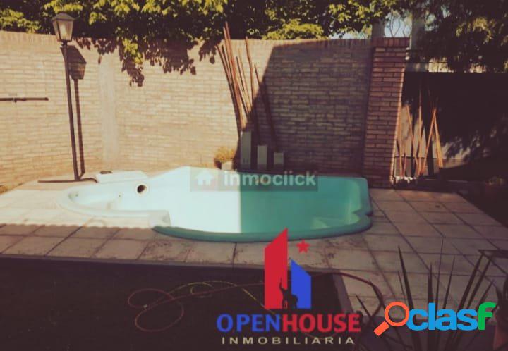 OPENHOUSE INMOBILIARIA VENDE FLAMANTE CASA EN BARRIO JARDIN