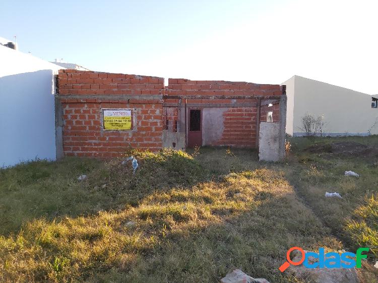 TERRENO CON CONSTRUCCIÓN- CONCEPCIÓN DEL URUGUAY - ENTRE