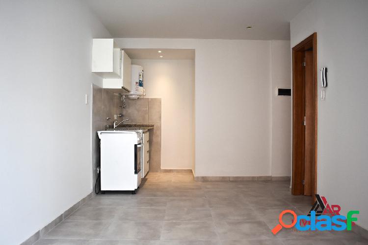 VENDO MONOAMBIENTE CON BALCON - ZONA RIO Y PARQUE ESPAÑA