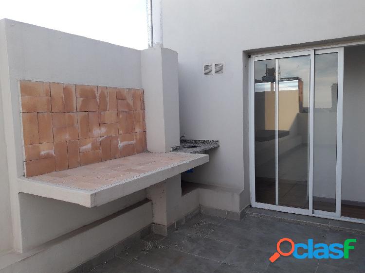 VENTA DEPARTAMENTO CON BALCON TERRAZA CON PARRILLERO