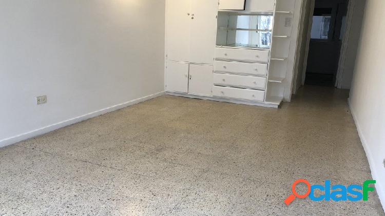 Venta. Depto 2 Amb Externo con Dependencia y Balcón.