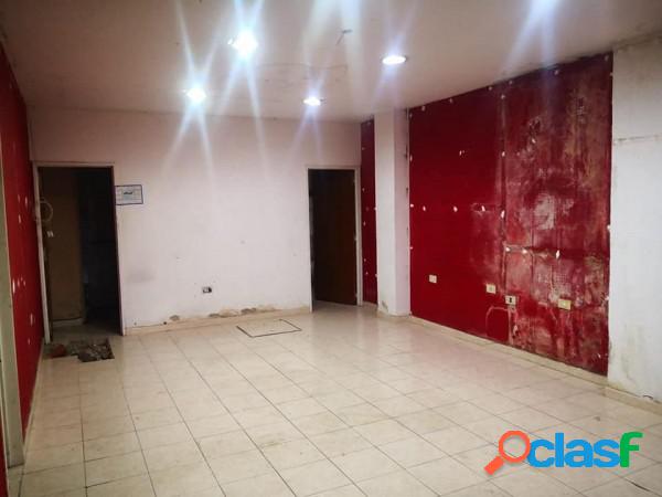 ALQUILER Local comercial 57 e/11 y 12 $43.000