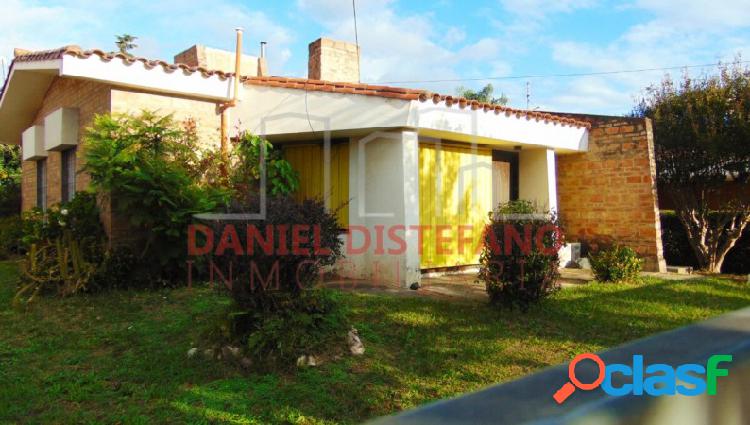 Hermoso chalet en barrio sol y lago