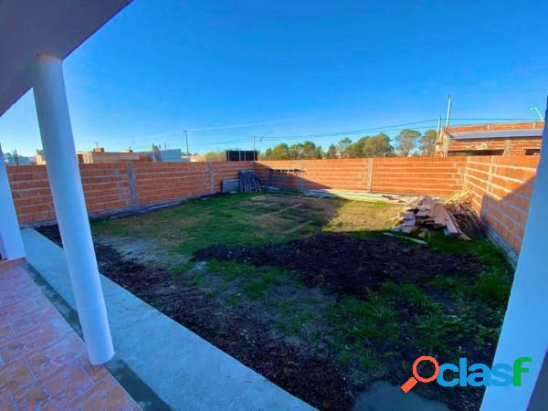 OPORTUNIDAD! Moderna casa a estrenar para la venta