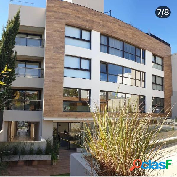 VENTA 2 AMB. CON COCHERA Y TERRAZA PROPIA