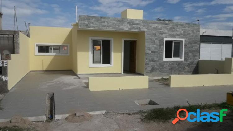 CASA EN VENTA A ESTRENAR 2 DORM, EN BARRIO CON SEGURIDAD!!!