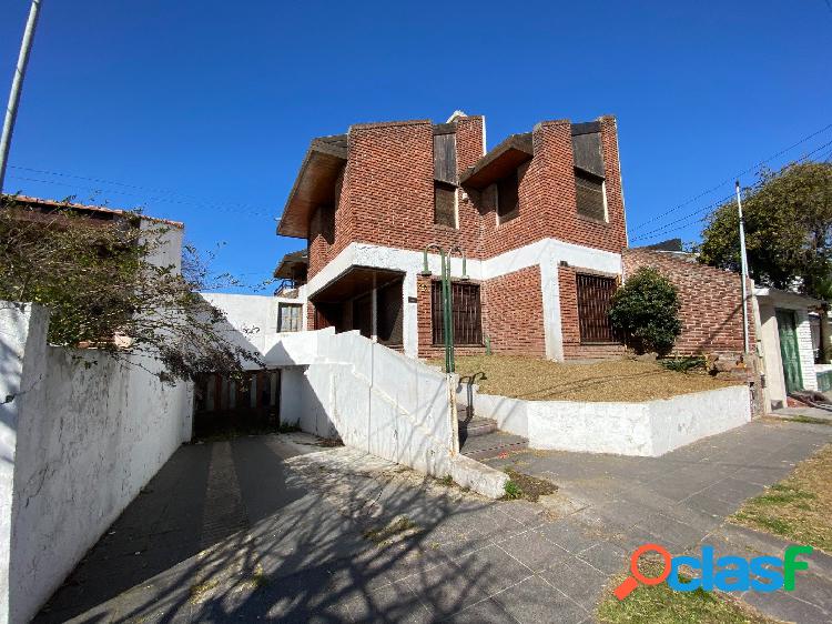 OPORTUNIDA EN VENTA -- CHALET A RECICLAR EN BARRIO LA PERLA-