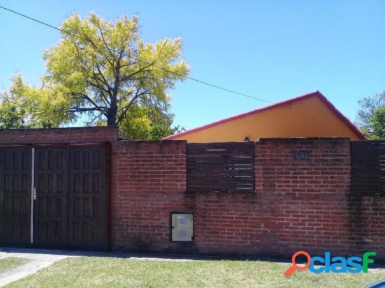 VENTA - CASA - 2 amb. C/ Parque -Z/ Carasa y Cerrito