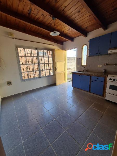 DEPARTAMENTO CON PATIO EN ALQUILER