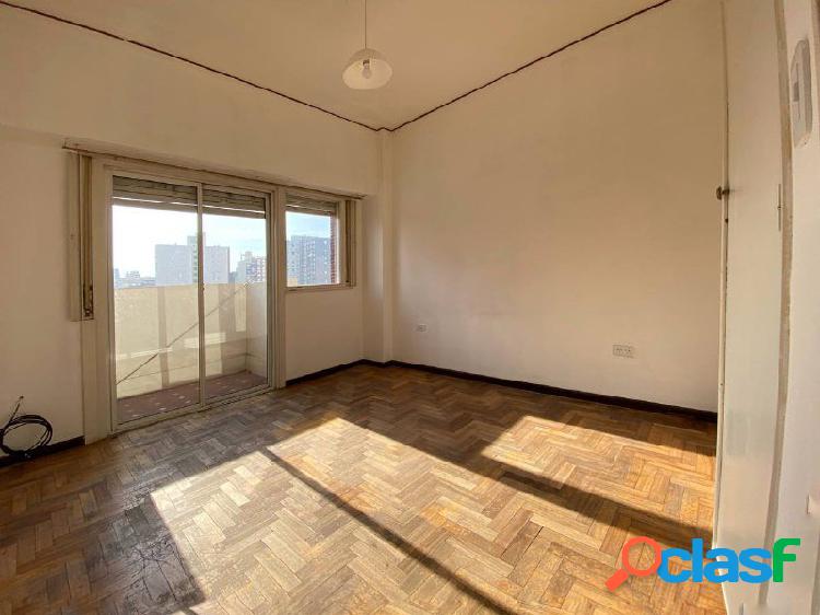 Departamento en Venta - Estomba al 400