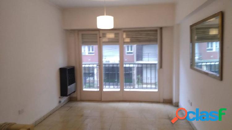 Venta departamento de 2 ambientes con dependencia en zona