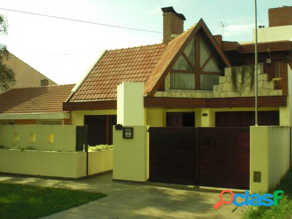 IMPECABLE CHALET EN BARRIO COLINAS DE PERALTA RAMOS