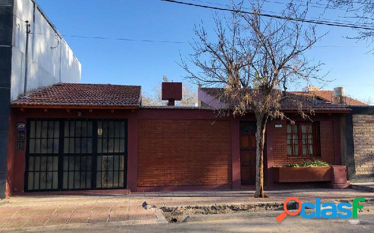 VENTA: CASA EN BARRIO LA FLORESTA