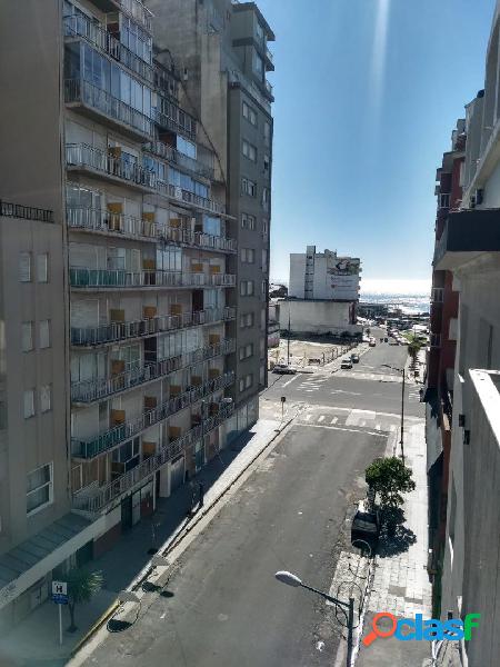 2 AMB A LA CALLE CON BALCON Y VISTA LATERAL AL MAR -