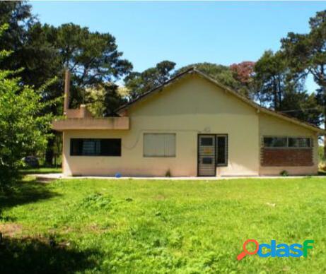 Quinta de 7500m2 con casas, galpones, y stud para caballos