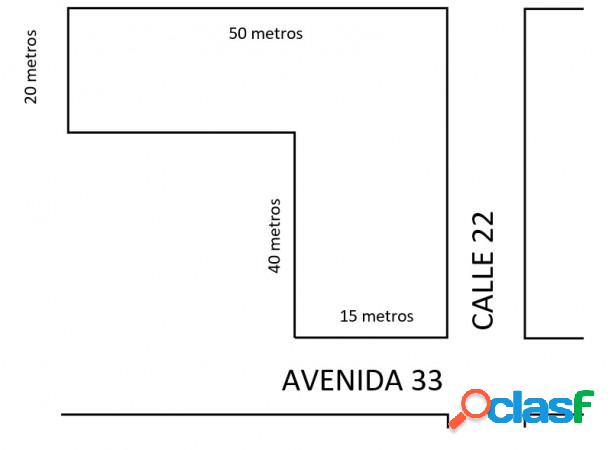 SE VENDE TERRENO. AVENIDA 33 ESQUINA 22 - CENTRO