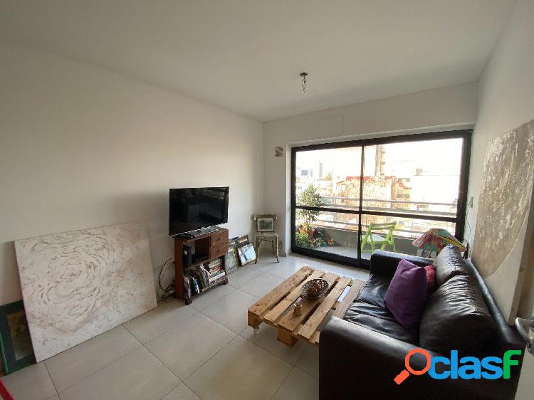 ZONA CENTRO - DEPARTAMENTO DE 1 DORMITORIO - BALCON AL