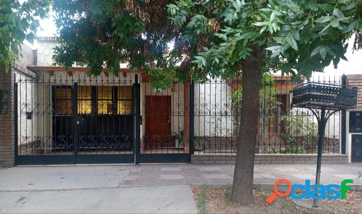 SE VENDE CASA + DEPARTMENTO EN EL CENTRO DE LUJAN DE CUYO