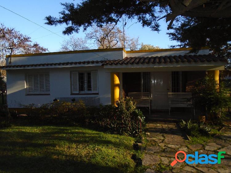 VENDE CASA QUINTA CON GALPONES