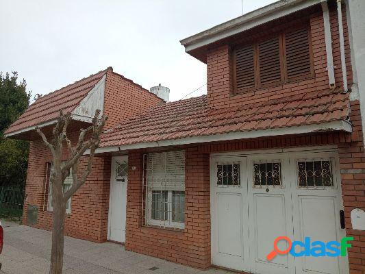 VENTA en BLOCK 2 CASAS Mas 1 DEPARTAMENTO-COCHERA-QUINCHO