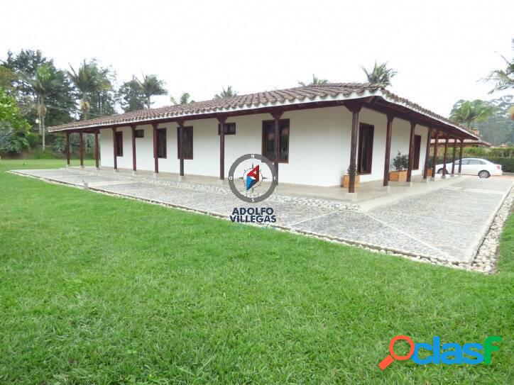 Casa en Llanogrande unidad cerrada 2334