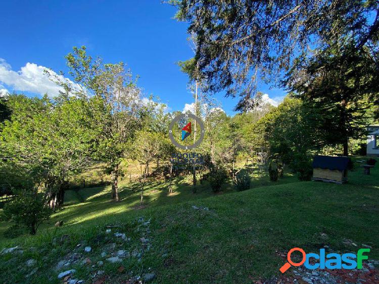 Casa para venta y alquiler vía Aeropuerto 3938