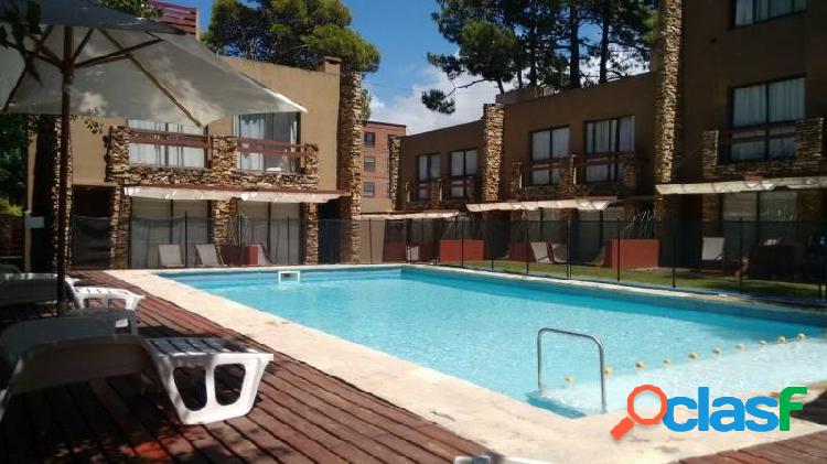 Triplex en Complejo Pinamar Chico con piscina