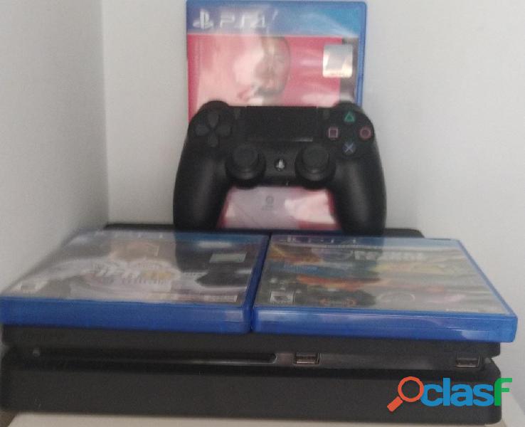 Play Station 4 Slim