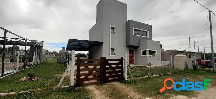 Casa · 120 m² · 4 Ambientes · 2 Cochera