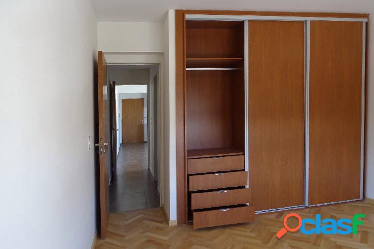 DEPARTAMENTO DE 1 DORMITORIO EN VENTA - CON COCHERA -