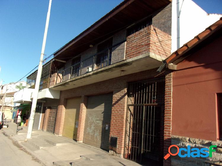 EN BLOCK 2 LOCALES C/VIVIENDA 5 AMB. + GRAN PARQUE (Lote 10