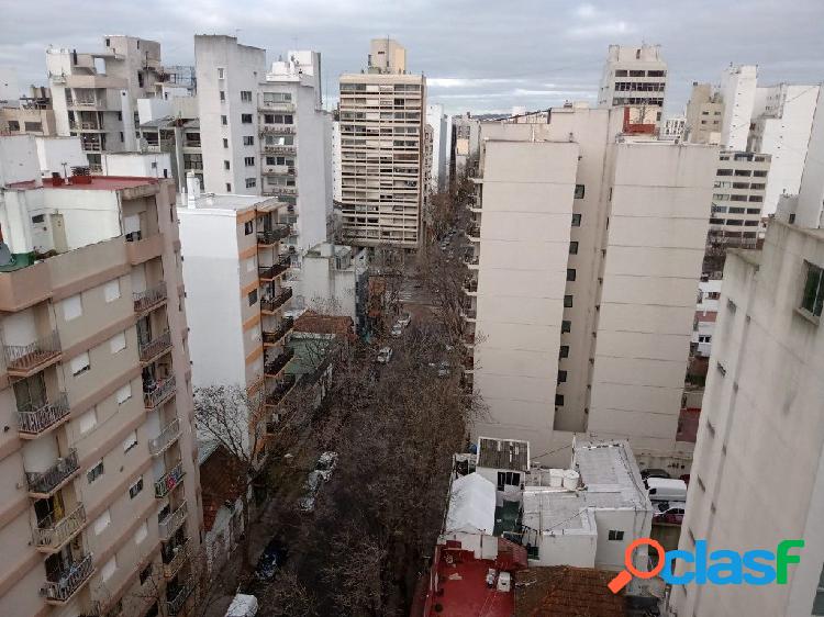 Monoambiente reciclado. Muy buena ubicación.