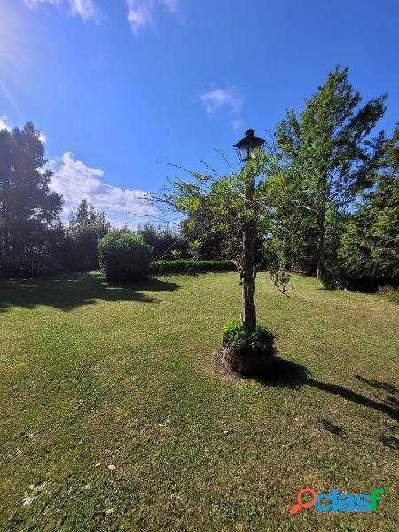 VENDO INCREIBLE CASA EN BARRIO LA ARMONIA