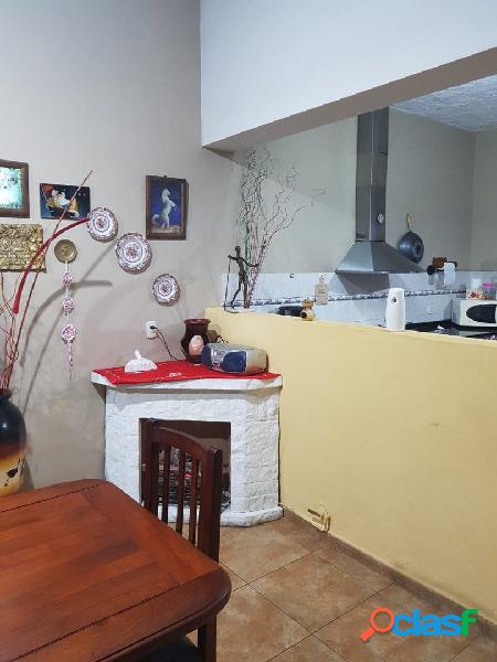 VENTA CASA 3 DORMITORIOS.2 BAÑOS. COCHERA. (MONTEVIDEO