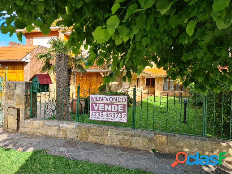 Chalet 5 ambientes - Zona Parque Luro