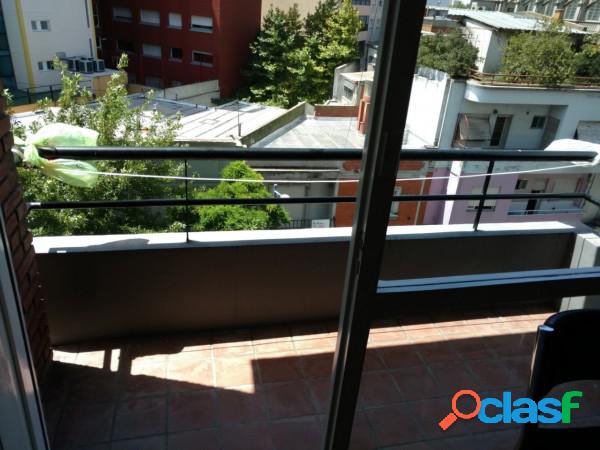 FH Depto de dos ambientes externo con balcon saliente