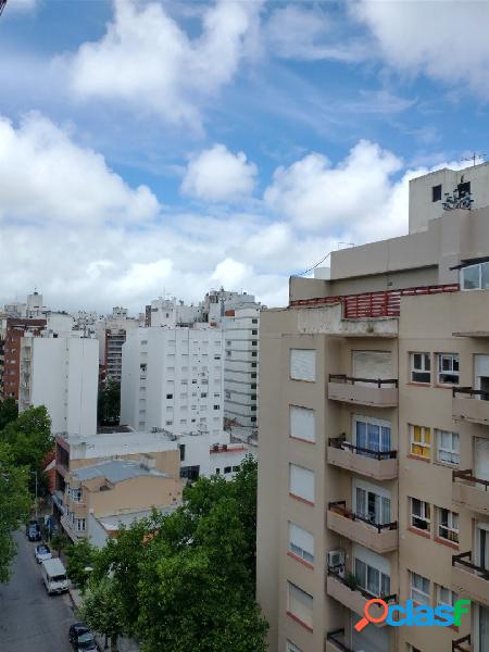 DEPARTAMENTO 3 AMBIENTES CON BALCON A LA CALLE