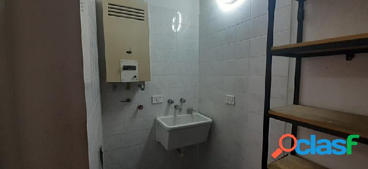 VENDO CASA CON COMPLEJO DE COCHERAS BARRIO MERCANTIL